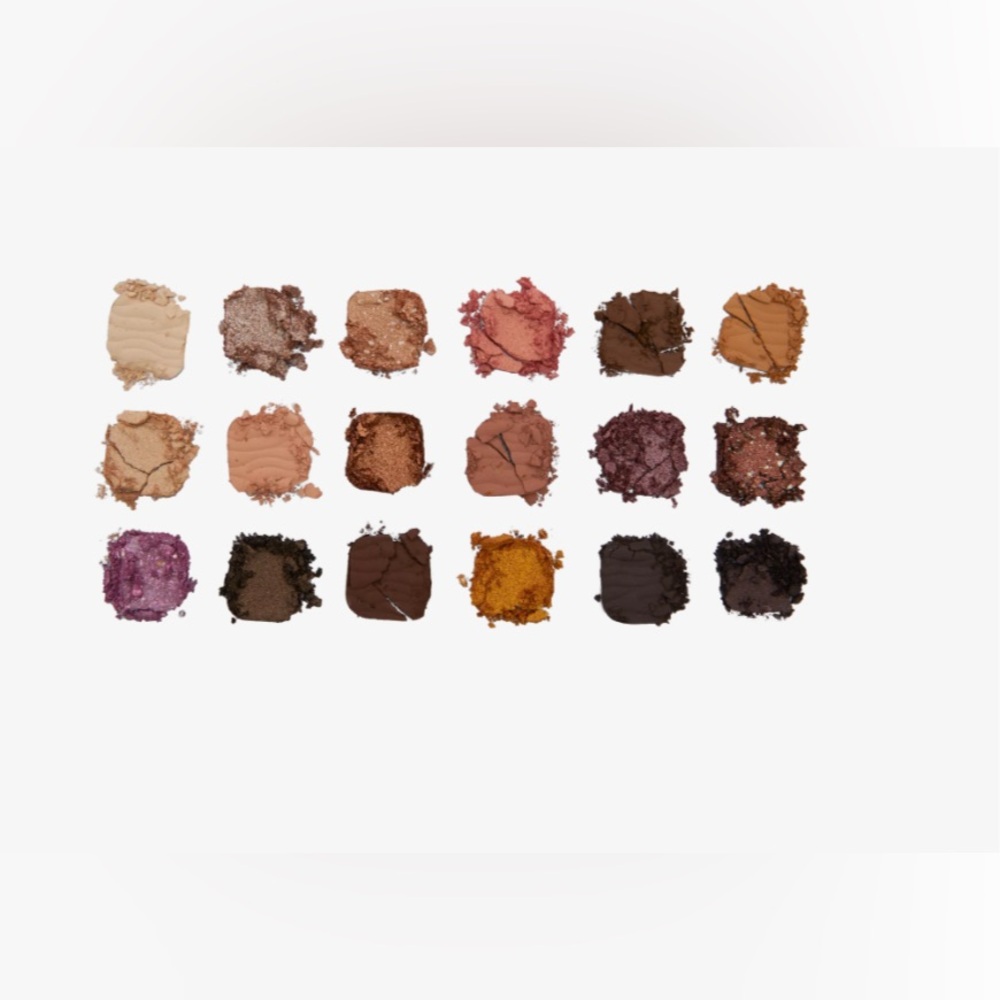 Revolution Forever Flawless Nude Silk Shadow Palette - Picture 7 of 9